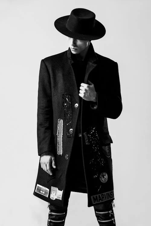 fashion-men-s-individuality-black-and-white-157675